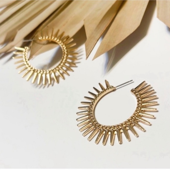 Anthro sun radiant hoop earrings in gold - Picture 4 of 6